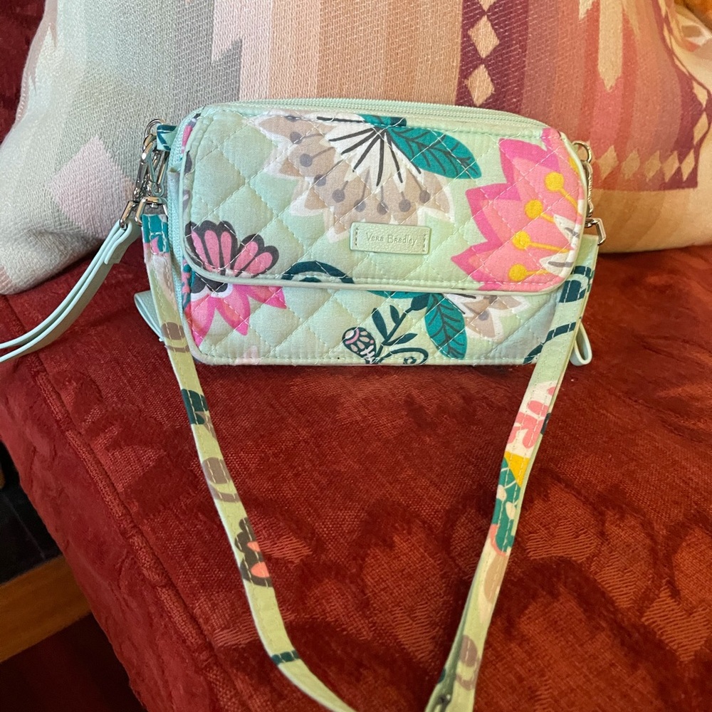 Vera bradly RFID all in one crossbody.